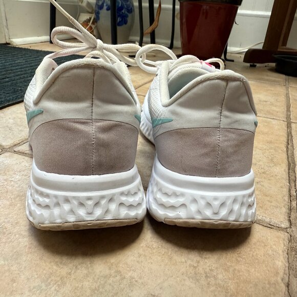 Nike Women's Revolution Sneaker - Size 11 - Picture 10 of 11